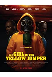 A sárga pulóveres lány